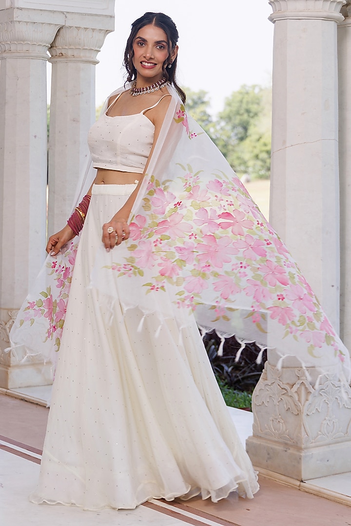 Off-White Chiffon Wedding Lehenga Set by Geroo Jaipur at Pernia's Pop Up Shop