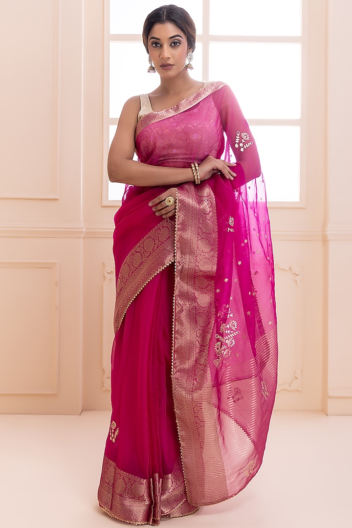 Onion Pink Organza Banarasi Pitta Embellished Festive Saree Set by Geroo Jaipur at Pernia's Pop Up Shop