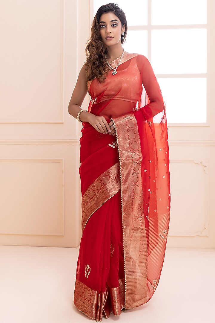Red Organza Banarasi Pitta Embellished Festive Saree Set by Geroo Jaipur at Pernia's Pop Up Shop