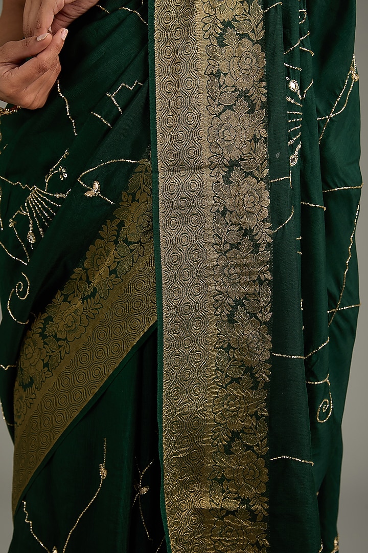 Green Dola Silk Hand Embroidered Banarasi Party Wear Saree Set by Geroo Jaipur at Pernia's Pop Up Shop