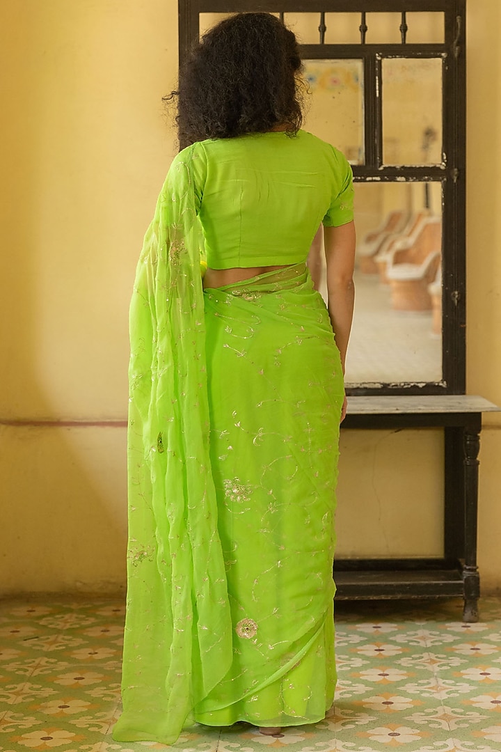 Green Chiffon Hand Embroidered Pre-Draped Wedding Saree Set by Geroo Jaipur at Pernia's Pop Up Shop