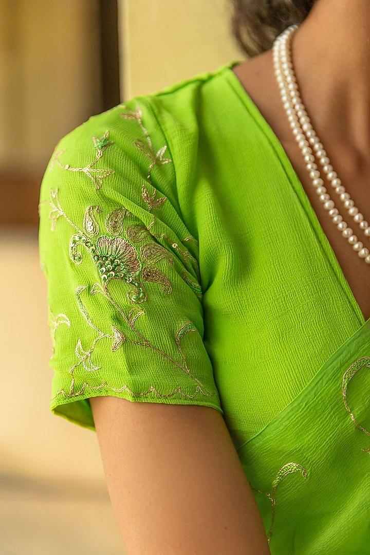 Green Chiffon Hand Embroidered Pre-Draped Wedding Saree Set by Geroo Jaipur at Pernia's Pop Up Shop
