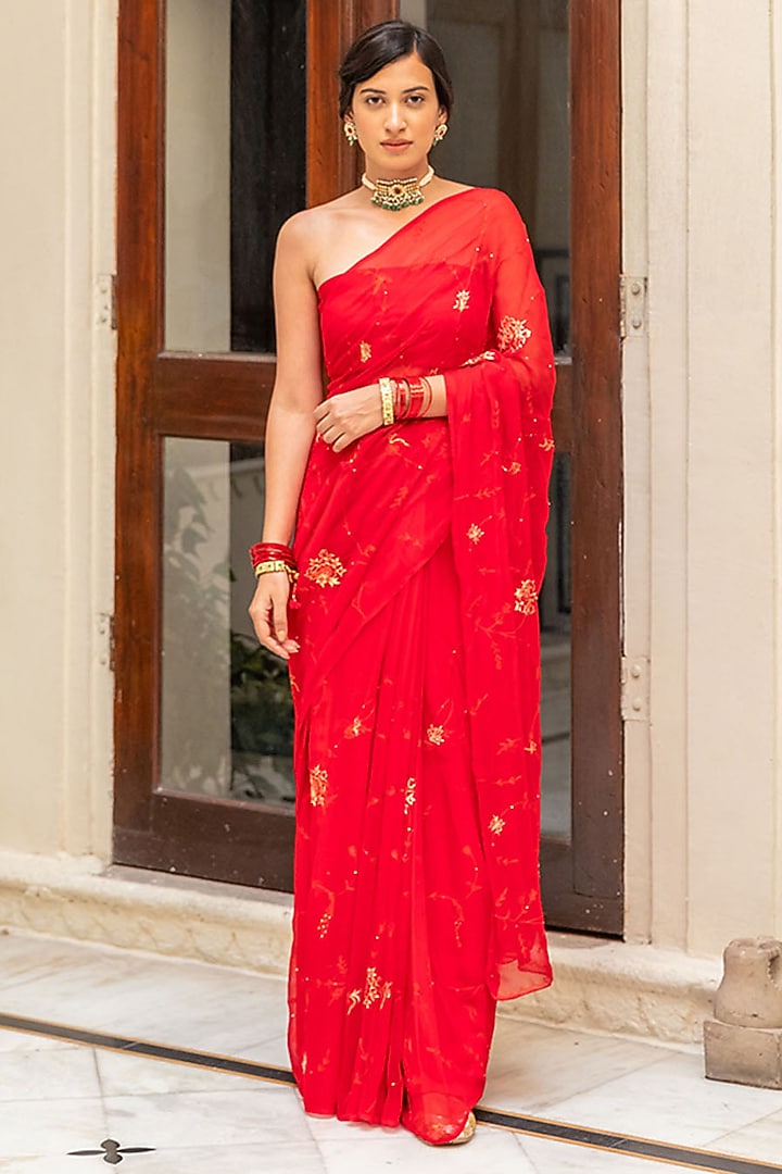 Red Chiffon Hand Embroidered Pre-Draped Wedding Saree Set by Geroo Jaipur at Pernia's Pop Up Shop