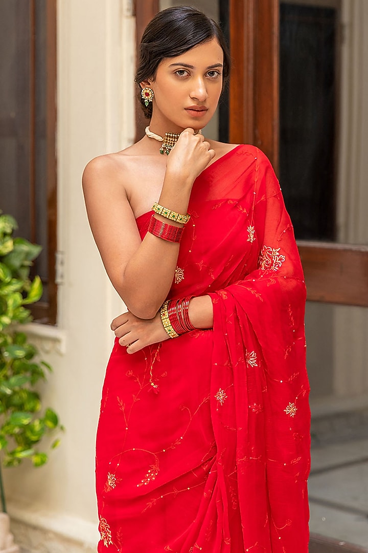 Red Chiffon Hand Embroidered Pre-Draped Wedding Saree Set by Geroo Jaipur at Pernia's Pop Up Shop