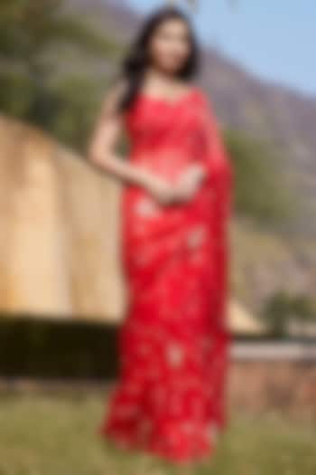 Red Chiffon Hand Embroidered Pre-Draped Wedding Saree Set by Geroo Jaipur at Pernia's Pop Up Shop