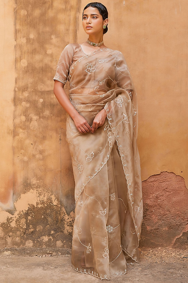 Champagne Tissue Embroidered Pre-Draped Wedding Saree Set by Geroo Jaipur at Pernia's Pop Up Shop