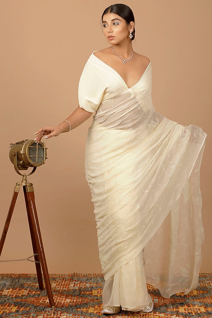 Off-White Chiffon Sequins Embellished Pre-Draped Wedding Saree Set by Geroo Jaipur at Pernia's Pop Up Shop