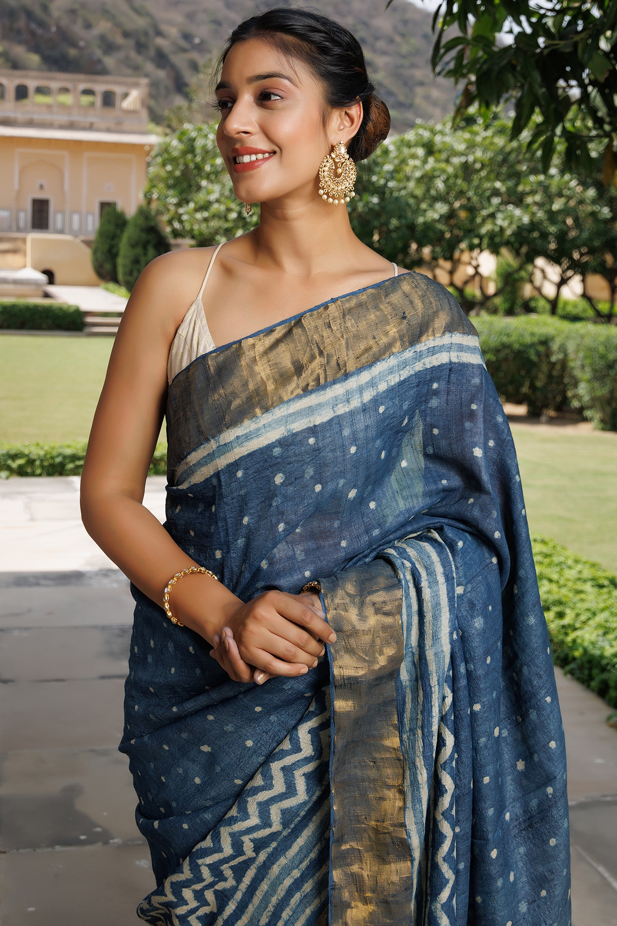 Ethicus - An Indigo Saree with handpicked leaf motifs in the pallu and the  border! Now shop online using the link:https://www.ethicus.in/workwear- sarees-ballad-of-blossoms/Handwoven-Organic-Cotton-Saree-Indigo-blue-with-handpicked-leaf-motifs-in  ...