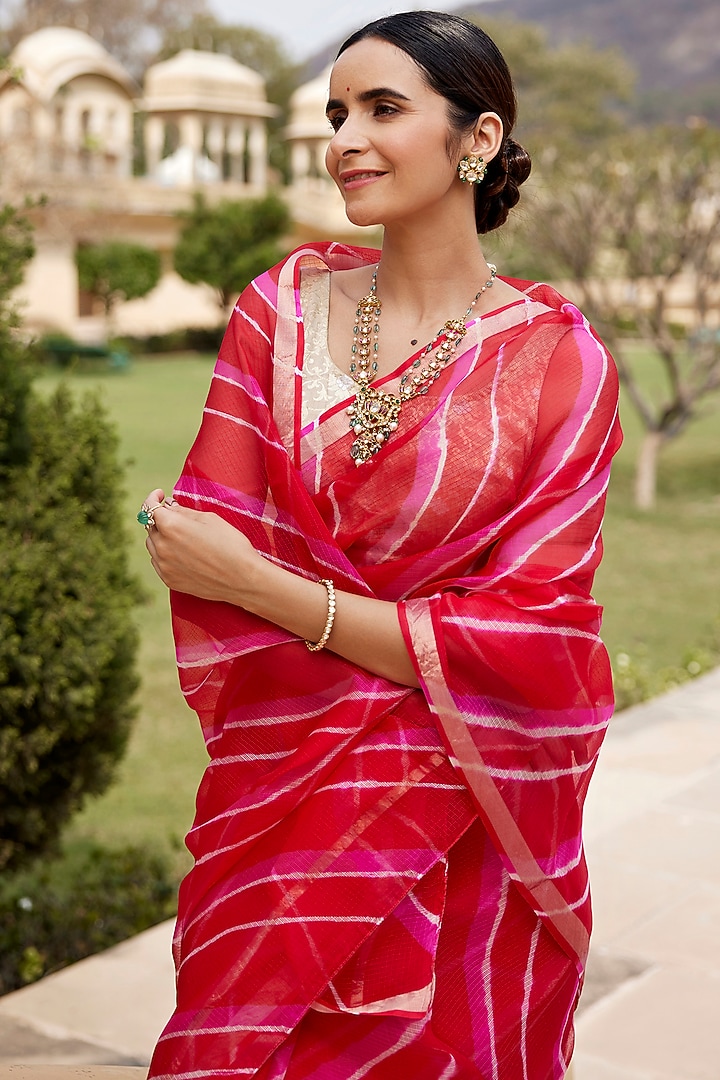 Red & Pink Kota Silk Hand-Dyed Leheriya Festive Saree Set by Geroo Jaipur at Pernia's Pop Up Shop