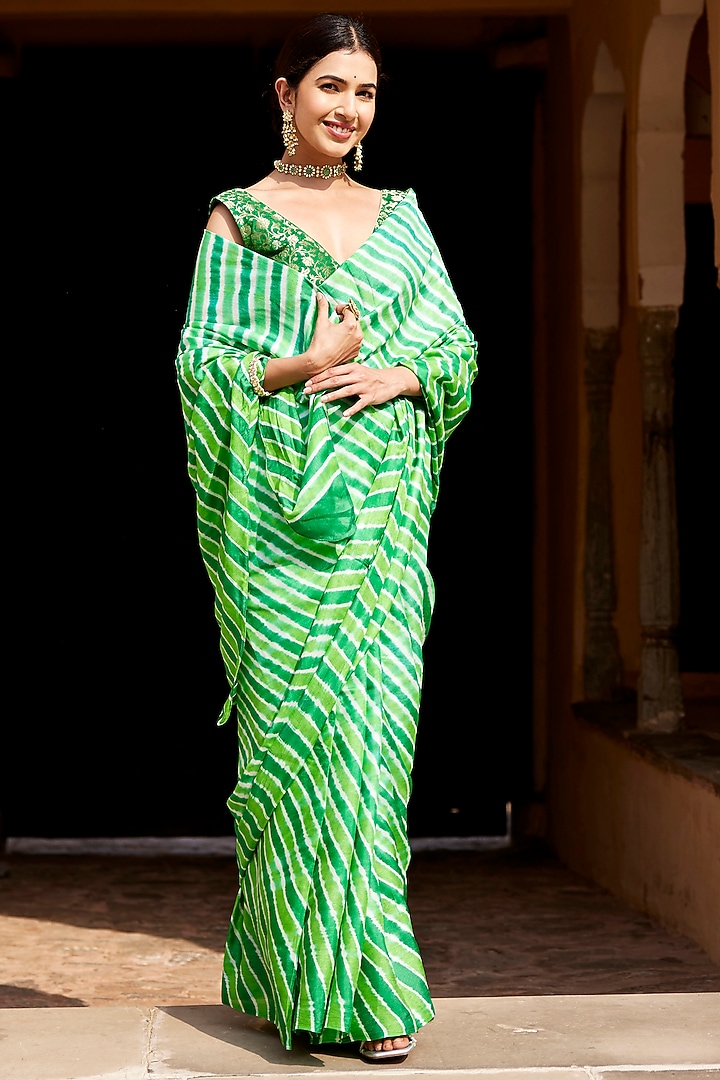 Green Tussar Silk Hand-Dyed Leheriya Wedding Saree Set by Geroo Jaipur at Pernia's Pop Up Shop