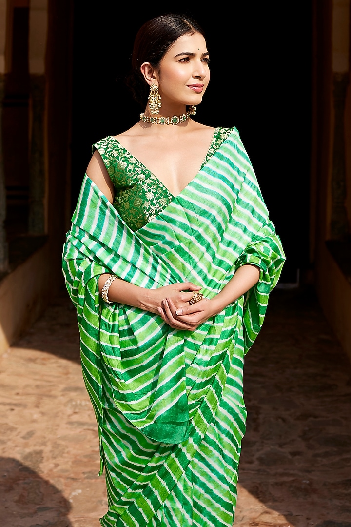 Green Tussar Silk Hand-Dyed Leheriya Wedding Saree Set by Geroo Jaipur at Pernia's Pop Up Shop