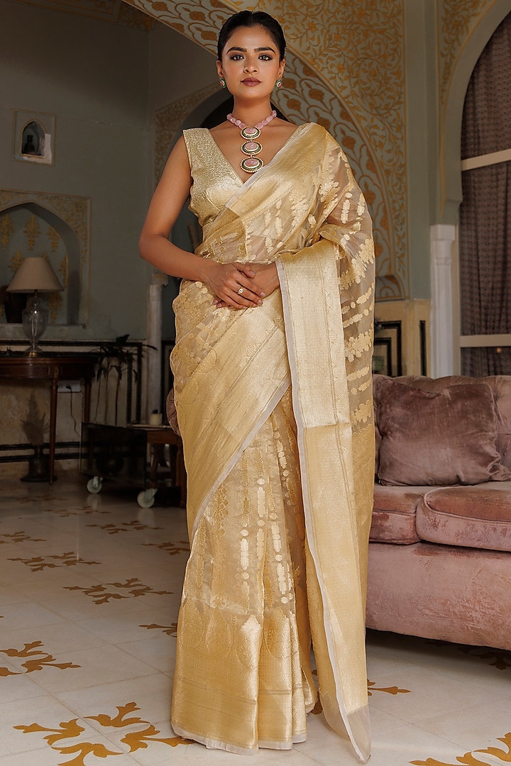 Golden Tissue Zari Work Banarasi Handwoven Saree Set by Geroo Jaipur
