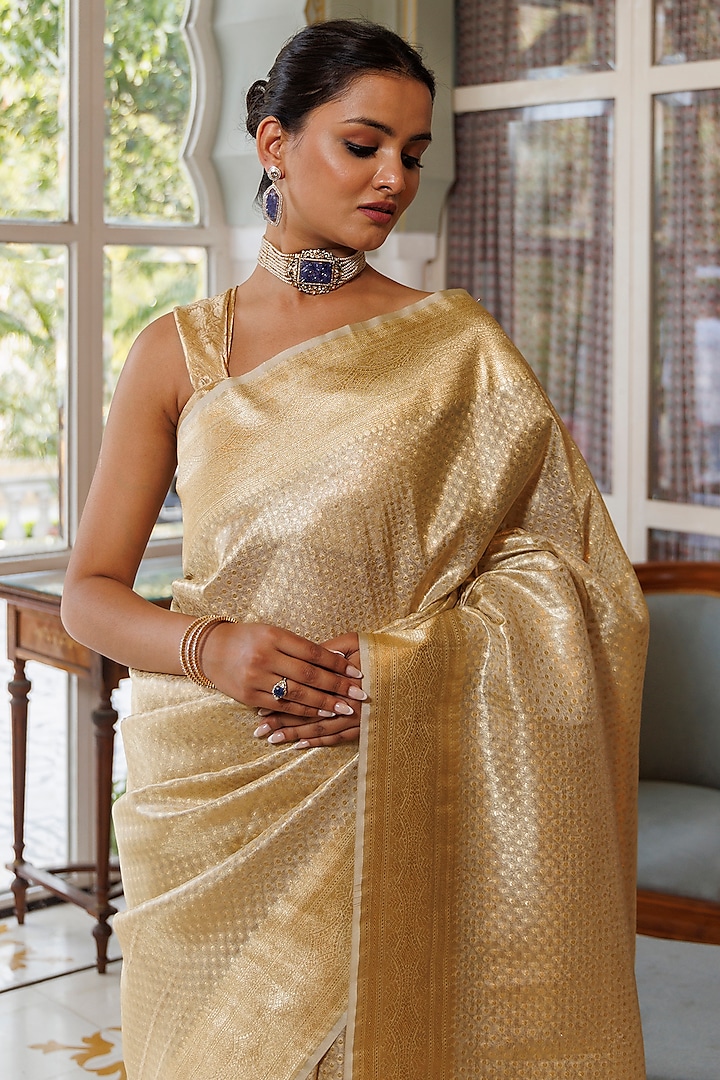 Golden Handwoven Banarasi Silk Zari Work Wedding Saree Set by Geroo Jaipur at Pernia's Pop Up Shop