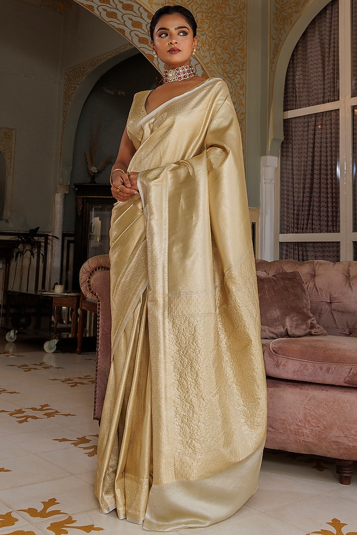 Golden Handwoven Banarasi Silk Zari Wedding Saree Set by Geroo Jaipur at Pernia's Pop Up Shop