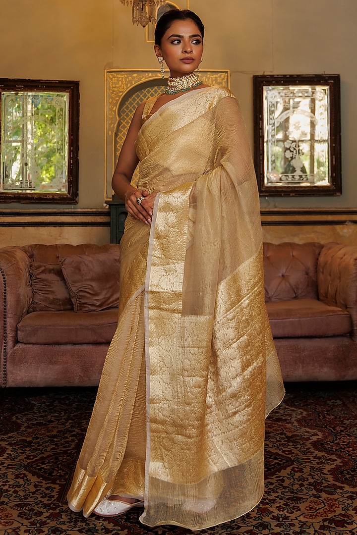 Light Golden Banarasi Tissue Wedding Saree Set by Geroo Jaipur at Pernia's Pop Up Shop