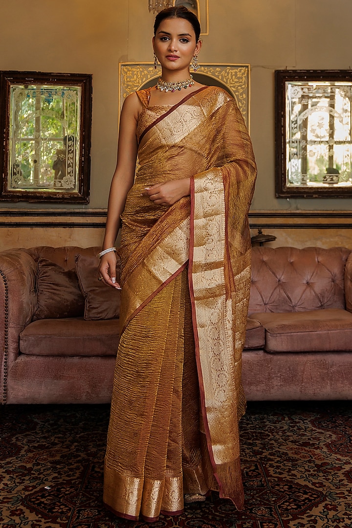 Copper Banarasi Tissue Crinkled Saree Set by Geroo Jaipur