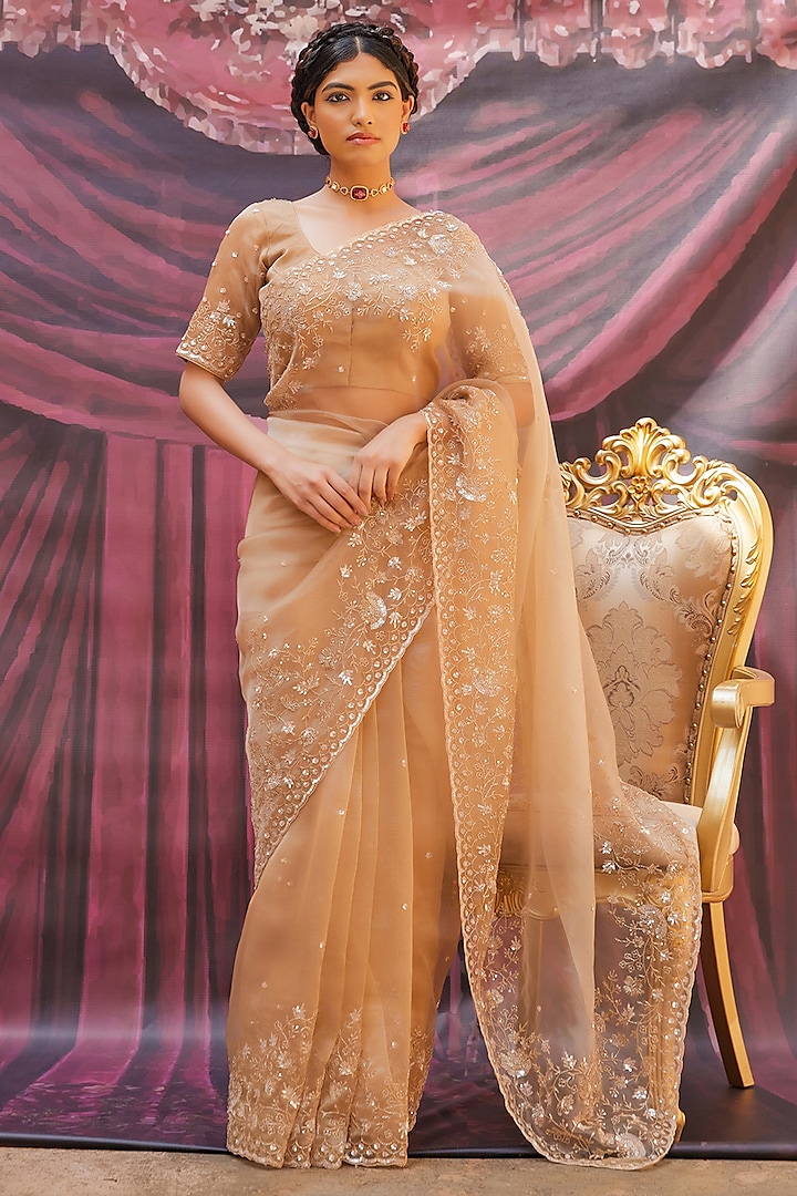 Champagne Gold Tissue Embroidered Wedding Saree Set by Geroo Jaipur at Pernia's Pop Up Shop