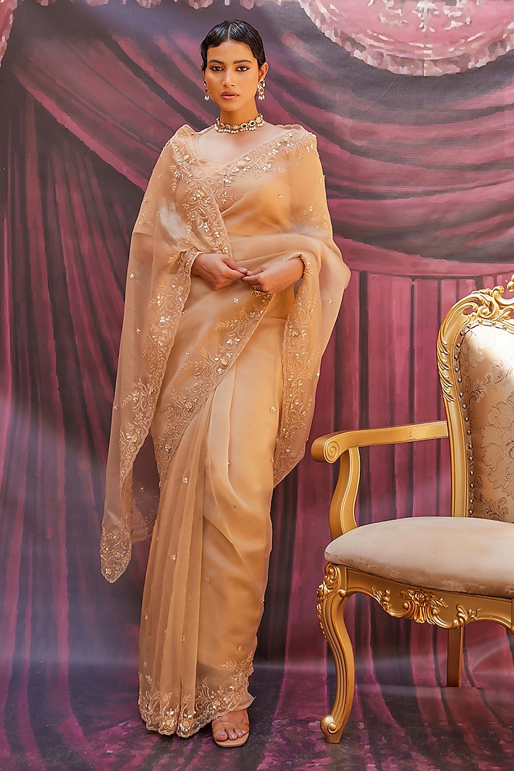Antique Gold Tissue Hand Embroidered Wedding Saree Set by Geroo Jaipur at Pernia's Pop Up Shop