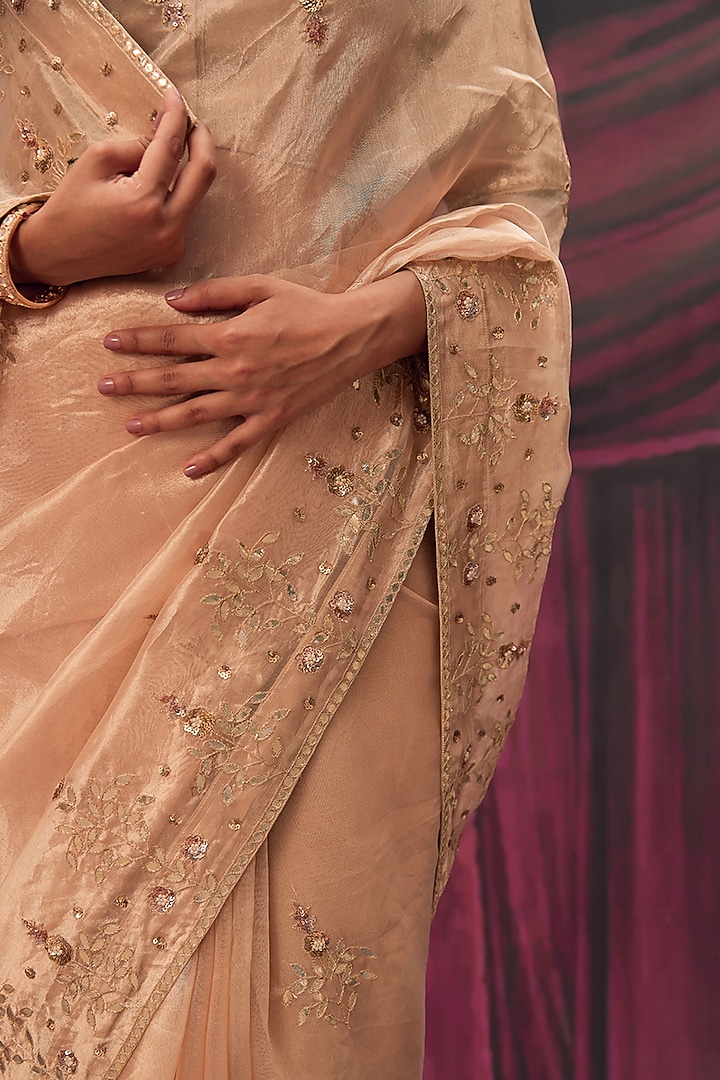 Golden Tissue Hand Embellished Wedding Saree Set by Geroo Jaipur at Pernia's Pop Up Shop