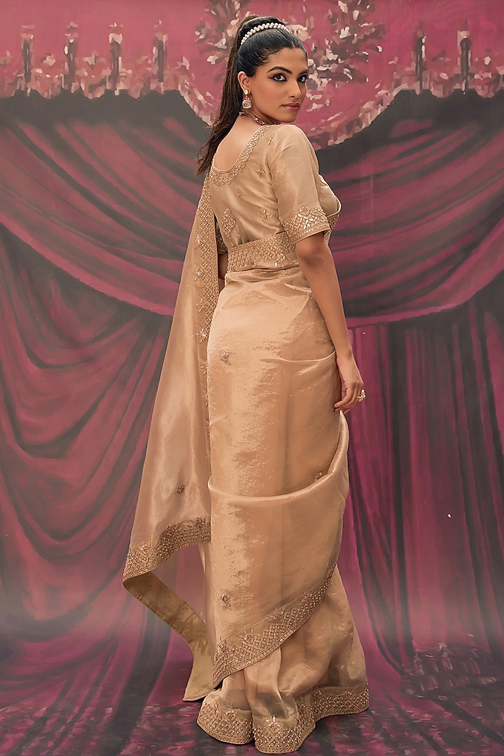 Antique Gold Tissue Hand Embellished Wedding Saree Set by Geroo Jaipur at Pernia's Pop Up Shop