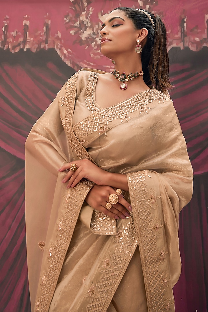Antique Gold Tissue Hand Embellished Wedding Saree Set by Geroo Jaipur at Pernia's Pop Up Shop