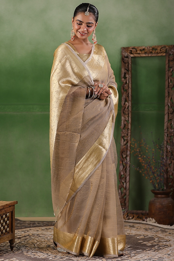 Beige Crushed Tissue Zari Embroidered Wedding Saree Set by Geroo Jaipur at Pernia's Pop Up Shop