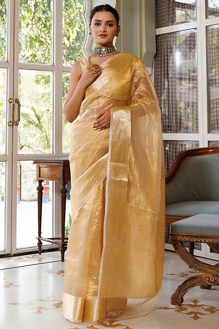 Golden Tissue Zari Work Banarasi Handwoven Wedding Saree Set by Geroo Jaipur at Pernia's Pop Up Shop