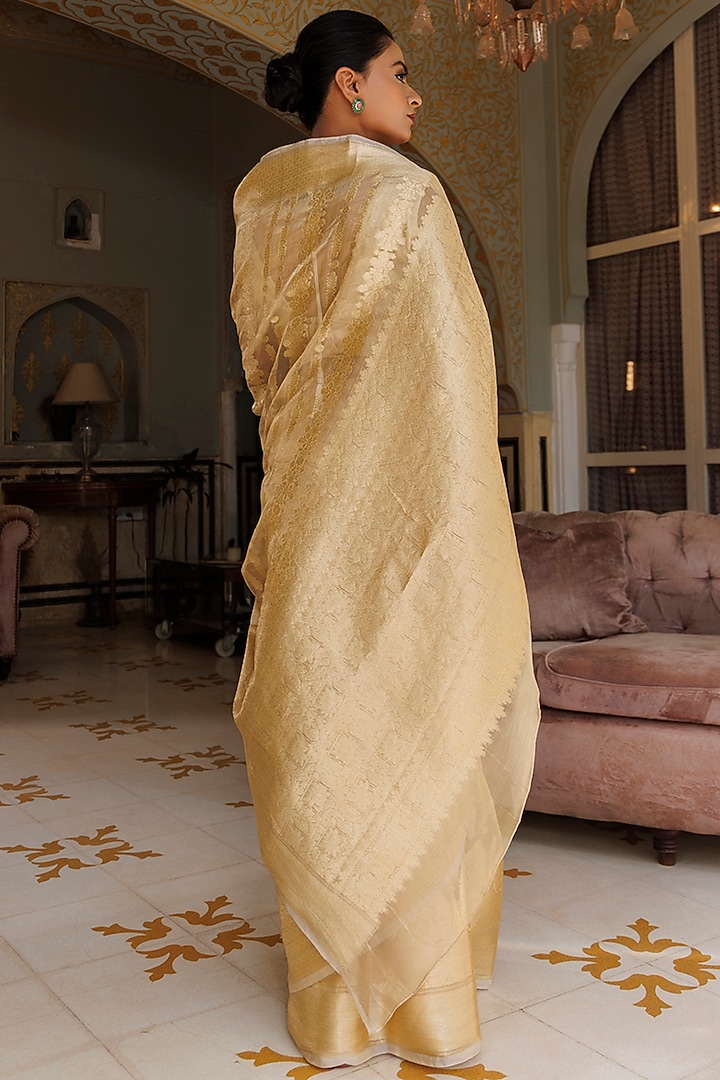 Golden Tissue Zari Work Banarasi Handwoven Wedding Saree Set by Geroo Jaipur at Pernia's Pop Up Shop