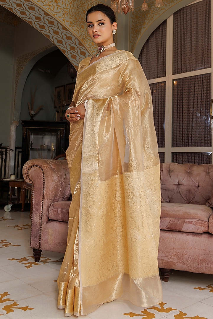 Golden Tissue Zari Work Banarasi Handwoven Wedding Saree Set by Geroo Jaipur at Pernia's Pop Up Shop