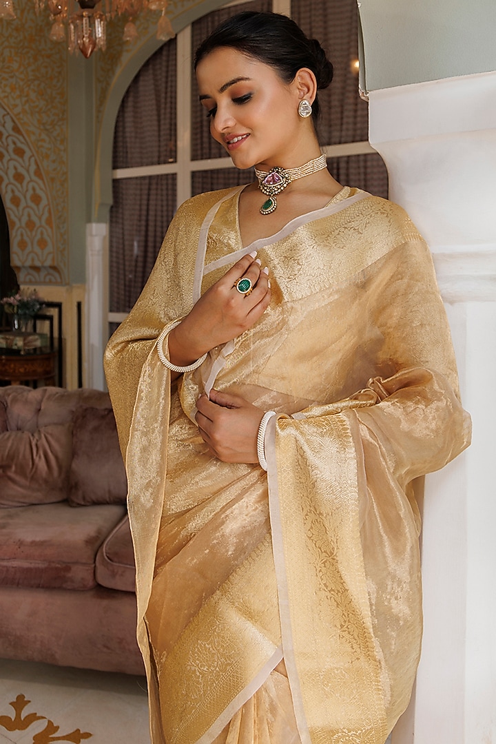 Golden Tissue Zari Work Banarasi Handwoven Wedding Saree Set by Geroo Jaipur at Pernia's Pop Up Shop