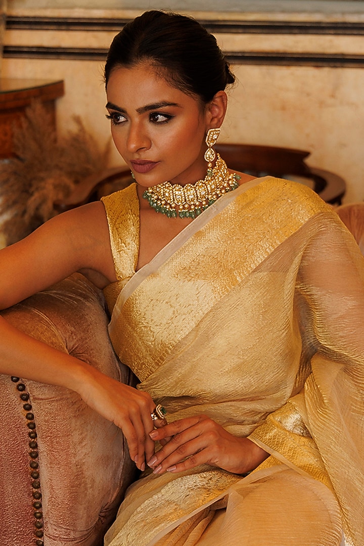 Light Gold Banarasi Tissue Crinkled Wedding Saree Set by Geroo Jaipur at Pernia's Pop Up Shop