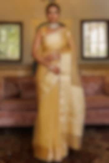 Dark Gold Banarasi Tissue Crinkled Wedding Saree Set by Geroo Jaipur at Pernia's Pop Up Shop