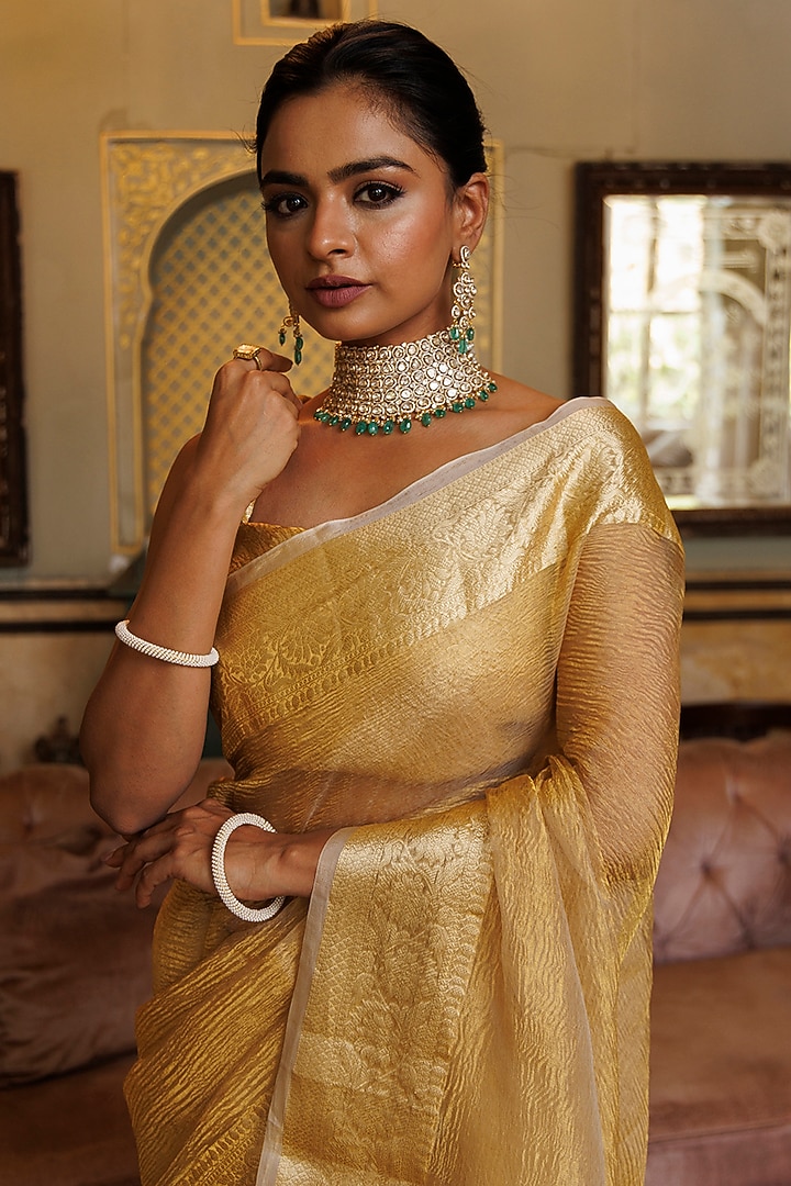 Dark Gold Banarasi Tissue Crinkled Wedding Saree Set by Geroo Jaipur at Pernia's Pop Up Shop