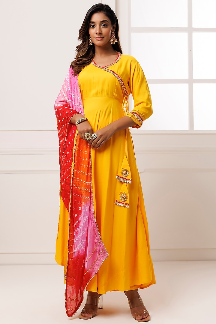 Yellow Rayon Gota Embellished Handcrafted Kurta Set by Geroo Jaipur at Pernia's Pop Up Shop