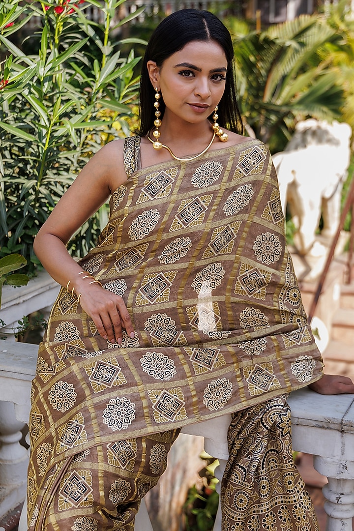 Peanut-Toned Silk Ajrakh Handblock Zari Gharchola Pallu Wedding Saree Set by Geroo Jaipur at Pernia's Pop Up Shop