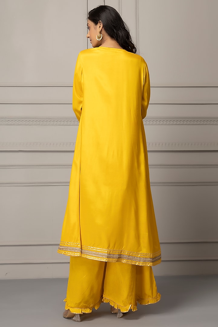 Yellow Shantoon Gota Patti Embellished Tunic Set by Geroo Jaipur at Pernia's Pop Up Shop