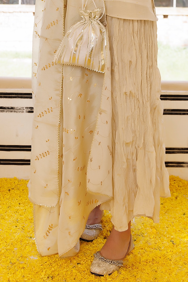 Golden Chanderi Gharara Set by Geroo Jaipur at Pernia's Pop Up Shop