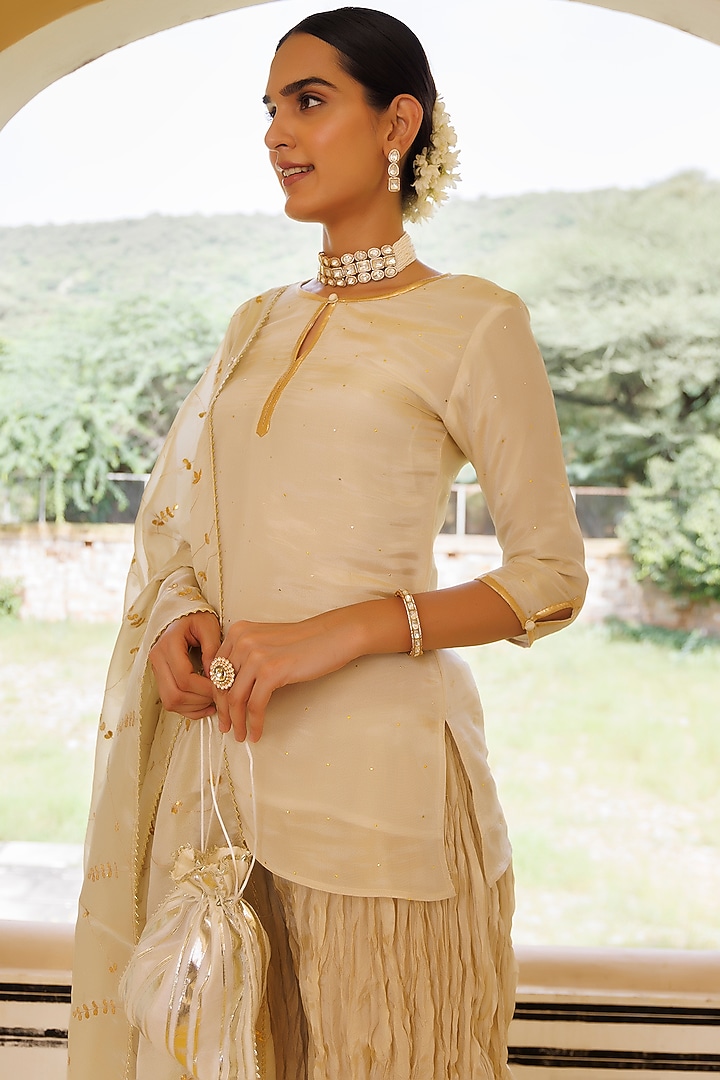 Golden Chanderi Gharara Set by Geroo Jaipur at Pernia's Pop Up Shop