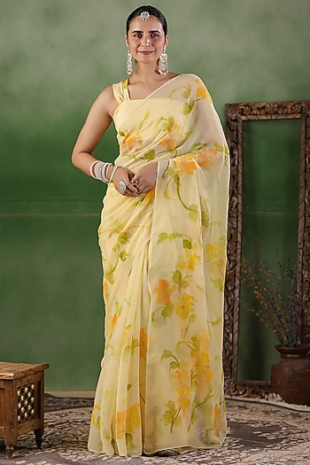 Yellow Chiffon Hand Painted & Mukaish Work Party Wear Saree Set by Geroo Jaipur at Pernia's Pop Up Shop