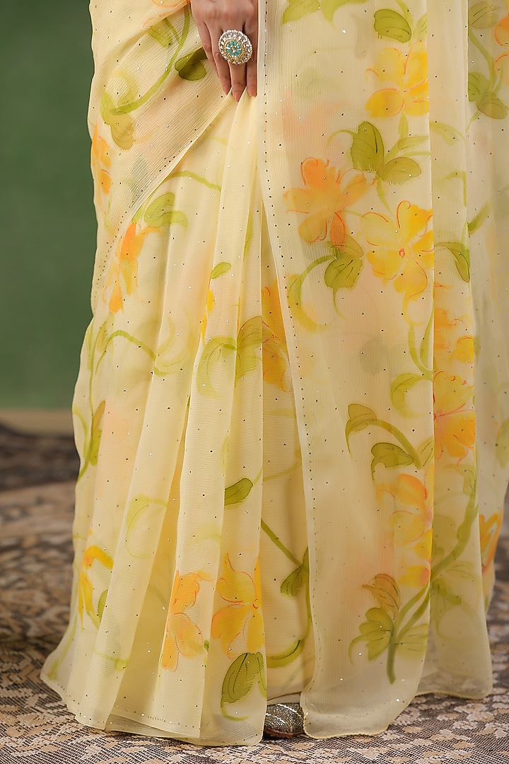 Yellow Chiffon Hand Painted & Mukaish Work Party Wear Saree Set by Geroo Jaipur at Pernia's Pop Up Shop