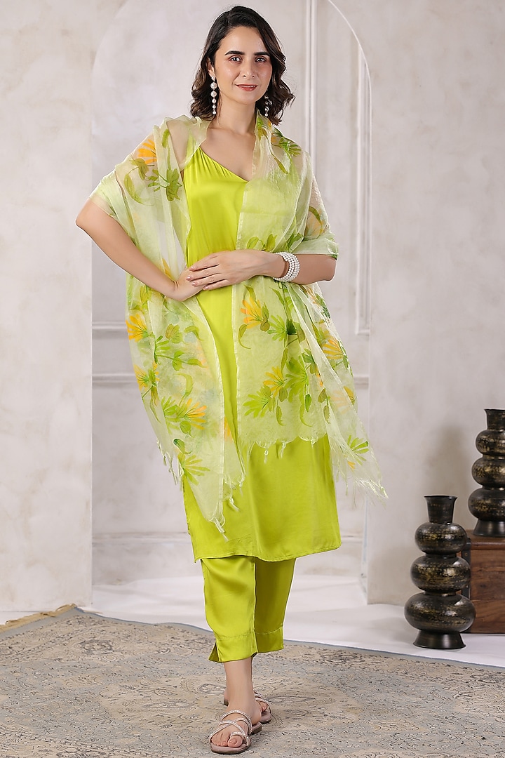 Neon Green Satin Kurta Set by Geroo Jaipur at Pernia's Pop Up Shop