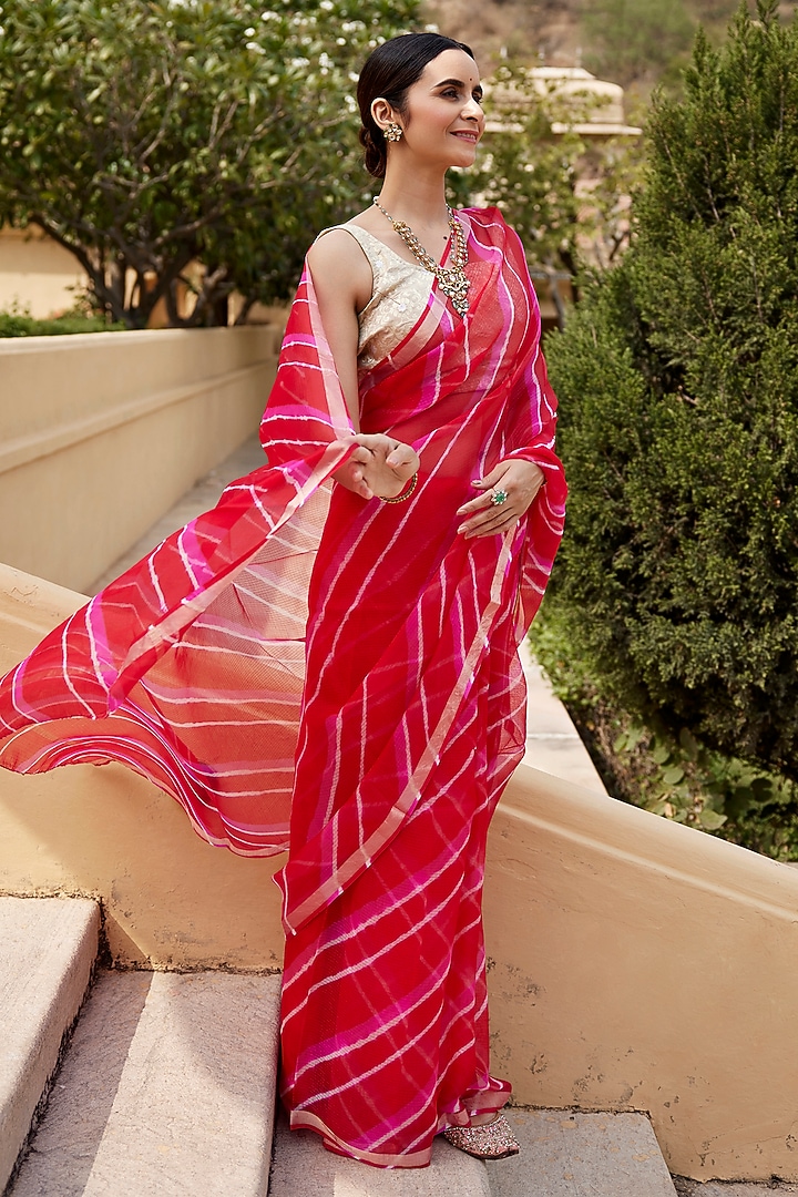 Red & Pink Kota Silk Hand-Dyed Leheriya Party Wear Saree Set by Geroo Jaipur at Pernia's Pop Up Shop