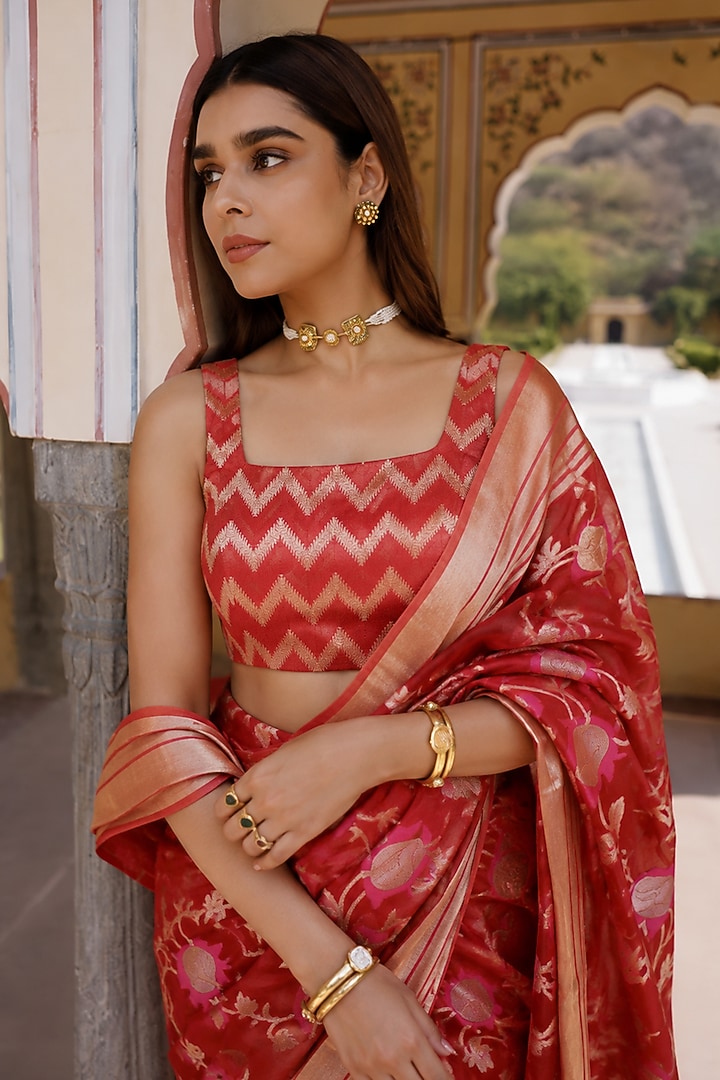 Red Shaded Kota Silk Wedding Saree Set by Geroo Jaipur at Pernia's Pop Up Shop