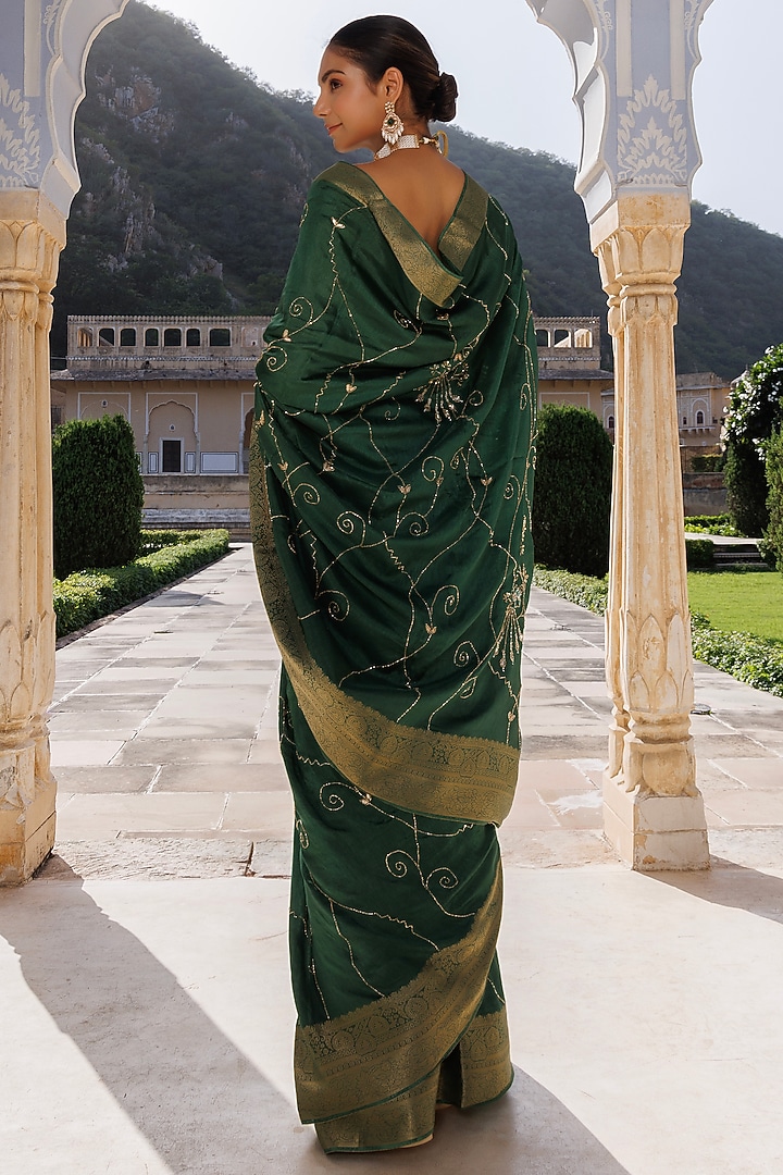 Green Dola Silk Hand Embroidered Shaded Banarasi Party Wear Saree Set by Geroo Jaipur at Pernia's Pop Up Shop