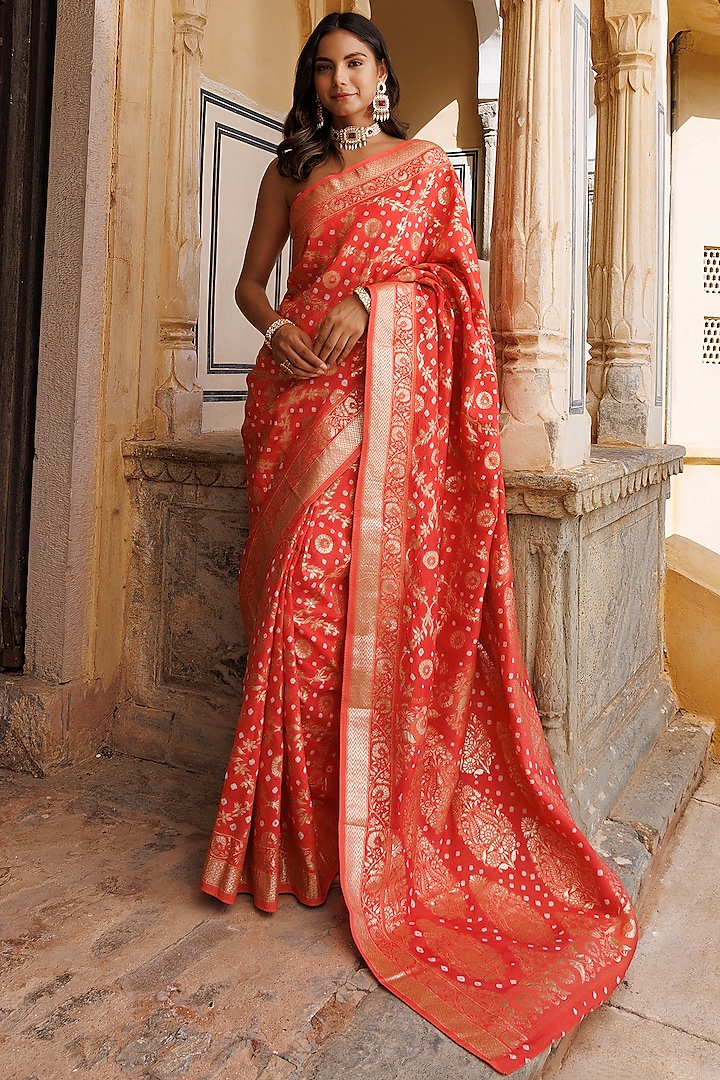 Peach Dola Silk Tie-Dye Bandhani Banarasi Saree Set by Geroo Jaipur