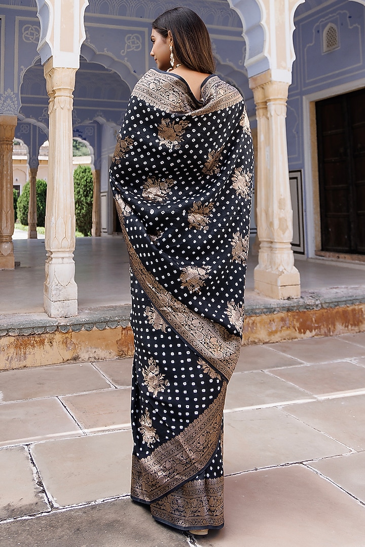 Black Silk Tie-Dye Bandhani Banarasi Party Wear Saree Set by Geroo Jaipur at Pernia's Pop Up Shop
