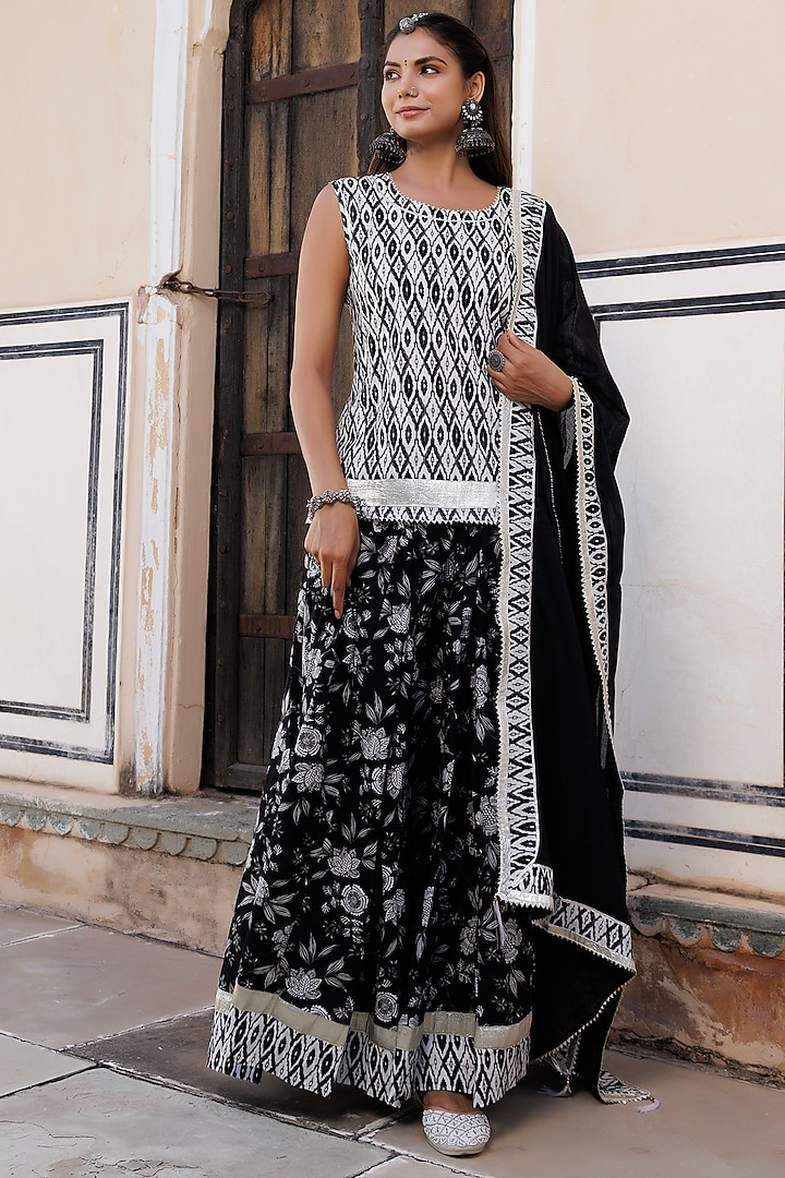 Black & White Pure Cotton Hand-Block Printed Skirt Set by Geroo Jaipur at Pernia's Pop Up Shop