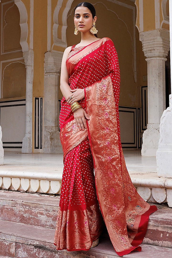 Red Silk Handwoven Bandhani Saree Set by Geroo Jaipur at Pernia's Pop Up Shop