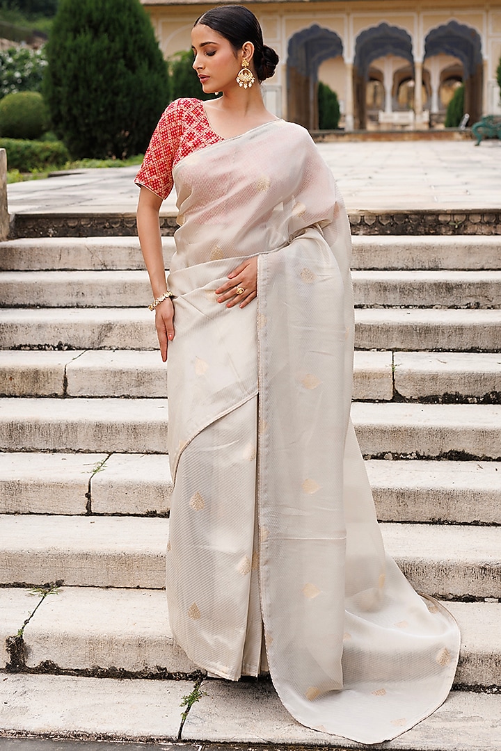 Grey Tissue Embellished Saree Set by Geroo Jaipur at Pernia's Pop Up Shop