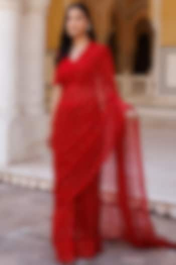 Red Chiffon Mukaish Work Pre-Stitched Saree Set by Geroo Jaipur at Pernia's Pop Up Shop